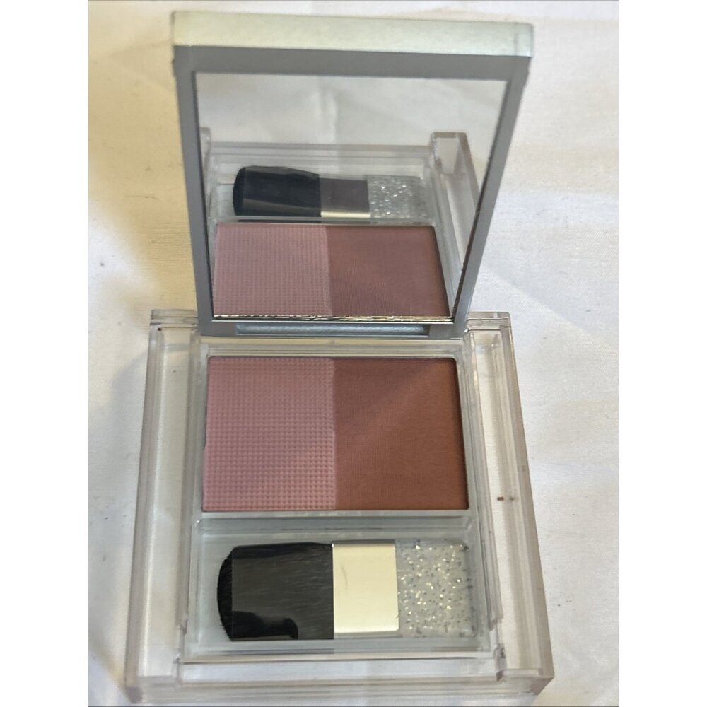 Models Prefer 2 in 1 Blush in "Ravishing Rouge" .14 oz blush duo (pink & rose)